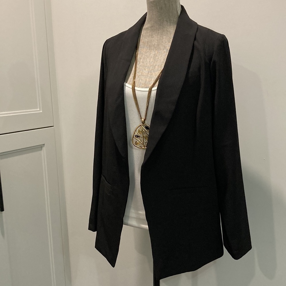 TORRID Studio Crepe Classic Shawl Collar Blazer Size M/L - Picture 4 of 15